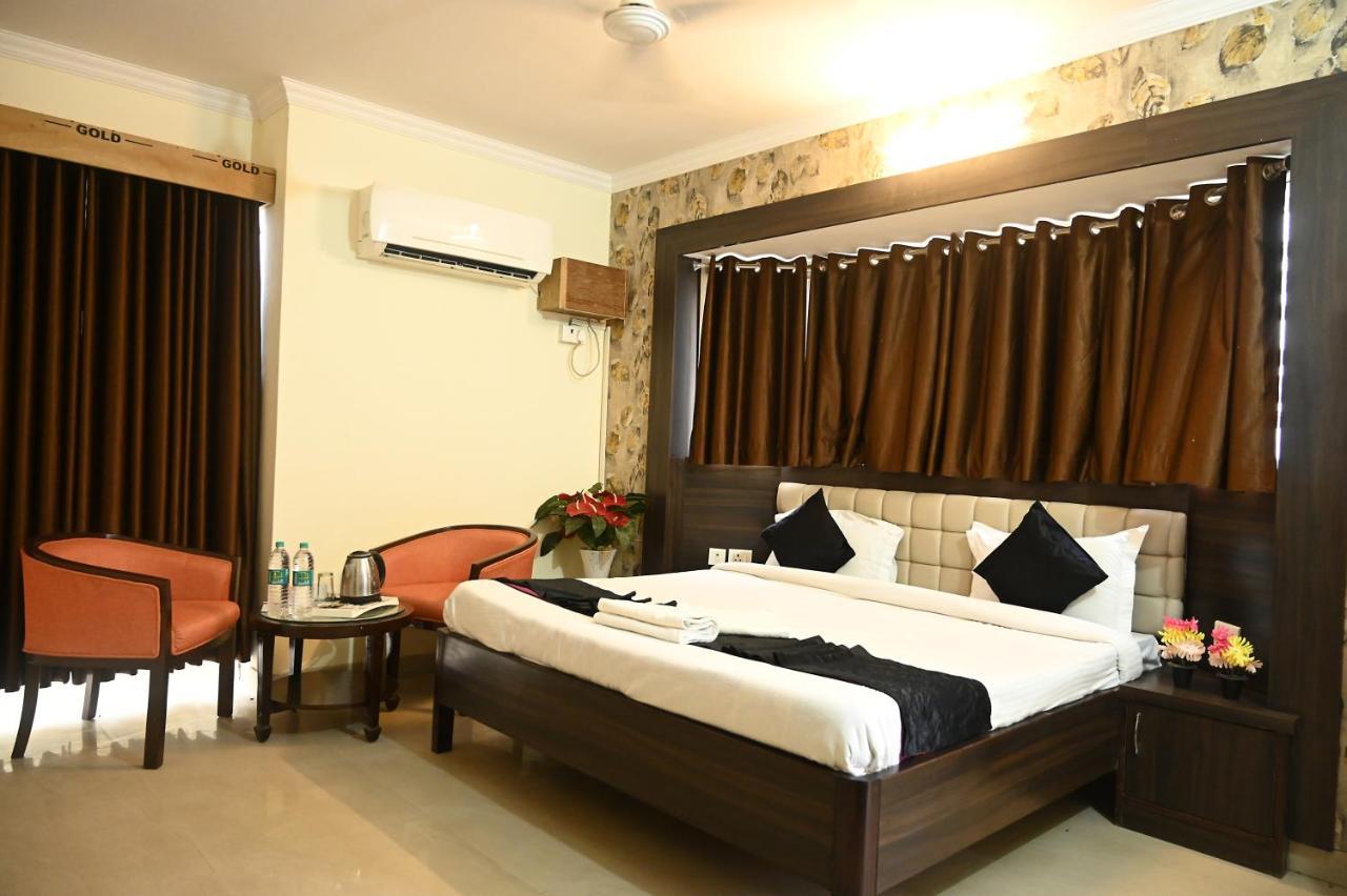 Ganga Darshanam Guesthouse At Dashashwamedh Ghat Varanasi Eksteriør billede