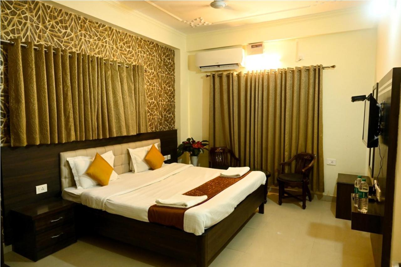 Ganga Darshanam Guesthouse At Dashashwamedh Ghat Varanasi Eksteriør billede